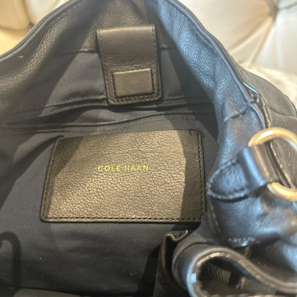 Cole Haan Elegant Black Genuine Leather Women's Bag with Tassels - Picture 3 of 3